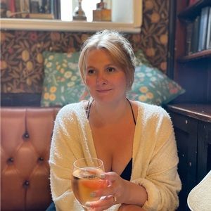 Meet your Posher, Madelaine